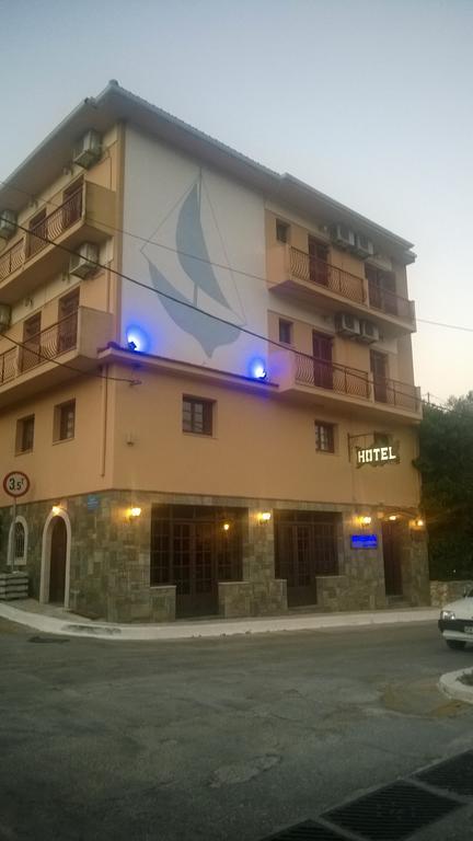 Moustakis Hotel Agia Efimia Bagian luar foto